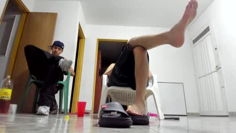 foot_master777 online show from December 11, 3:41 am