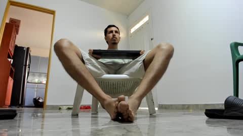 foot_master777 online show from December 20, 1:04 pm