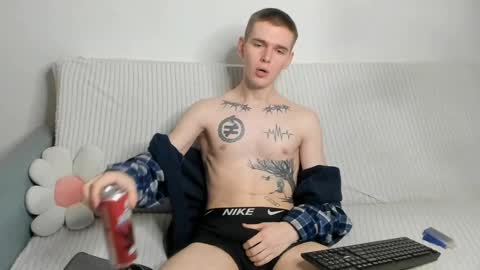 fredd_xanderrs online show from January 11, 5:33 am