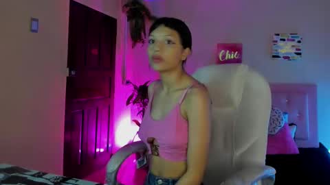 gimena_gonzales online show from January 11, 11:40 am