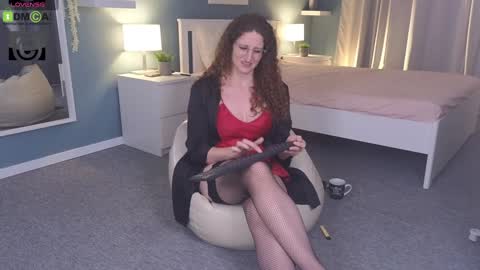 Gloria Milf online show from November 27, 7:08 pm