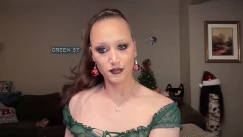 SexQueen Nikki online show from December 14, 6:48 am