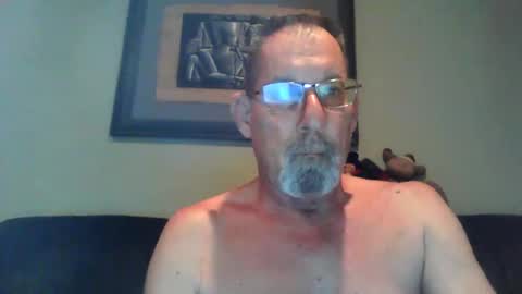 greybeard6868 online show from December 16, 2:33 pm