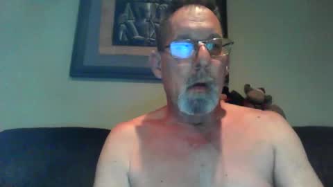 greybeard6868 online show from December 18, 1:43 pm