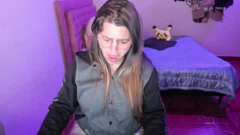 Hello Im Julieta Im 25 years old welcome to my room have fun and be happy. online show from January 7, 2:55 am