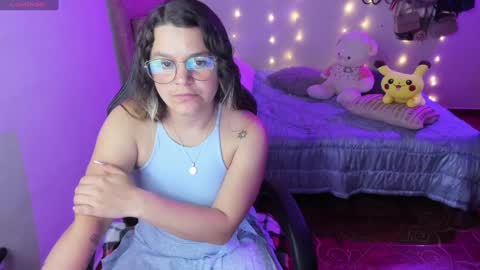 Hello Im Julieta Im 25 years old welcome to my room have fun and be happy. online show from December 27, 1:32 am