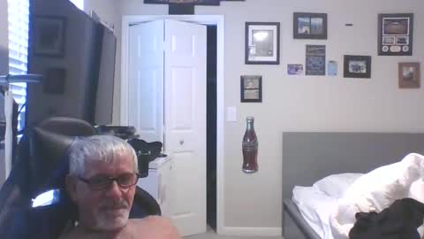 hairychest247 online show from December 1, 4:58 pm