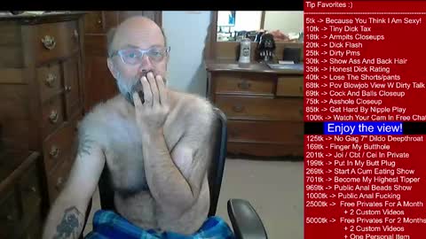 HairyDaddyBear69 online show from December 19, 1:51 pm