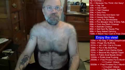 HairyDaddyBear69 online show from January 6, 1:03 pm