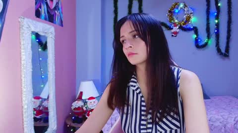 haleyreyes online show from December 12, 9:11 pm