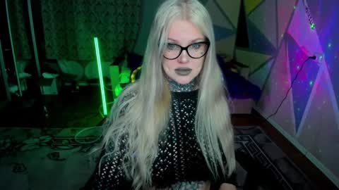 Hannah online show from January 5, 1:52 am