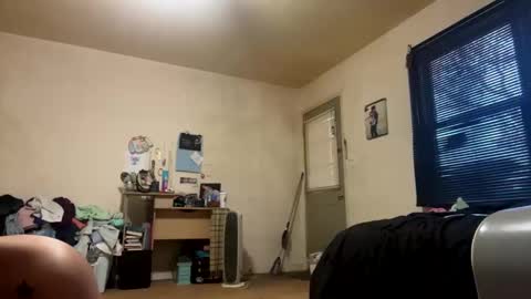 haylescomet420520560 online show from December 17, 12:44 pm