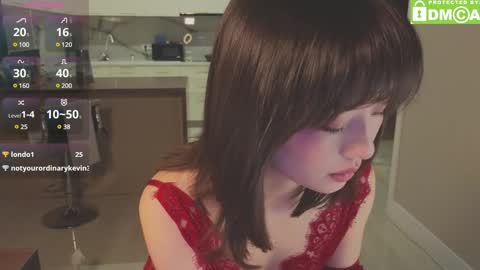 Aya online show from December 18, 1:43 pm