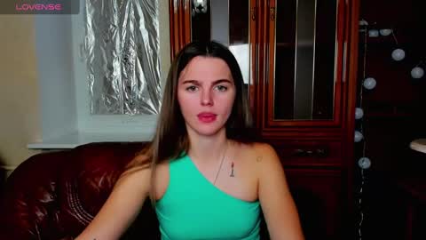 hellen_dias online show from December 6, 12:29 pm