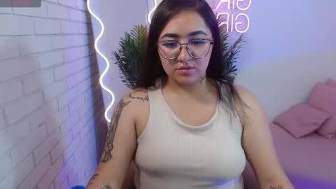 heylem_tay online show from December 31, 4:00 am