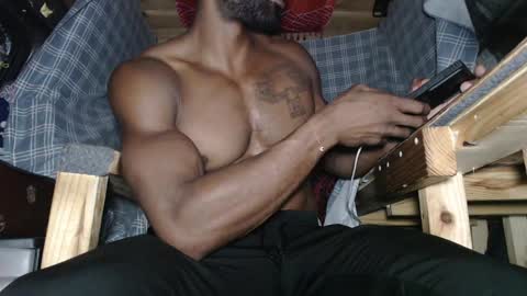 King E   Your fav muscle stud online show from November 21, 6:45 am