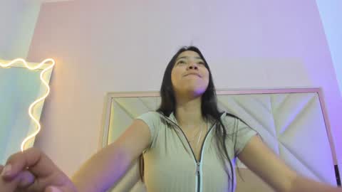 hollie_tay online show from December 24, 3:26 am