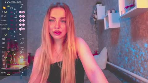 holly_molly8 online show from December 28, 5:44 pm