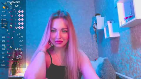 holly_molly8 online show from December 21, 9:02 pm