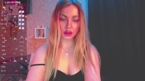 holly_molly8 online show from January 16, 2:52 pm