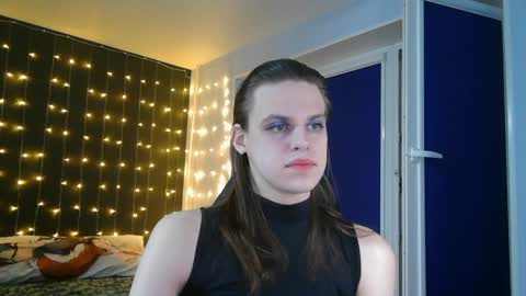 Honelints boyblonde hair AsterMIntfemboybrown hair online show from January 12, 7:07 pm