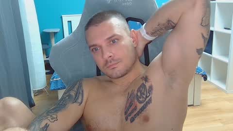 Horny Solobro 99 online show from November 20, 4:21 pm