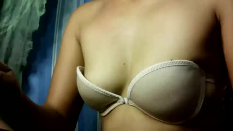 hot_quin11 online show from January 30, 1:37 am