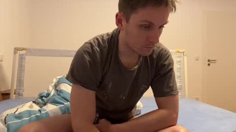 hotboyfeet92 online show from January 19, 9:12 pm