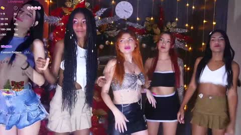 hotties_kittens18 online show from December 7, 3:19 am