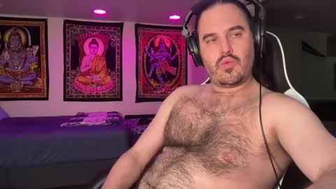 hungdaddywolf online show from December 31, 12:36 am