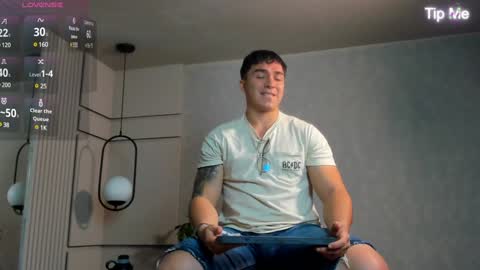 hunk_ryan online show from November 19, 6:52 pm