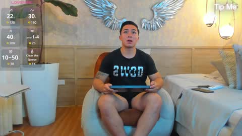 hunk_ryan online show from December 5, 1:03 pm