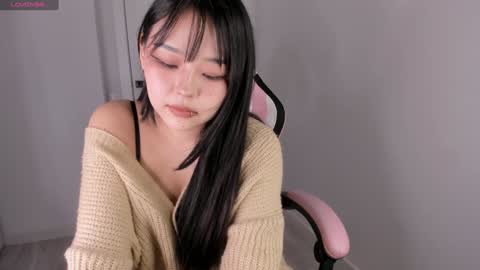 Hitomi   online show from January 9, 6:17 am