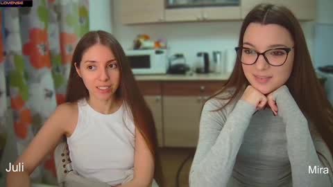 Julia and Mira online show from December 3, 1:04 pm