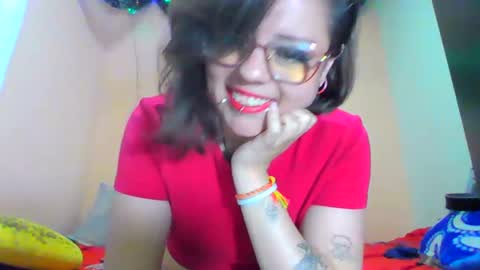 iiivictoria_hipsiii online show from December 19, 3:40 pm