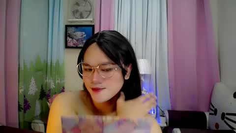 im_ur_wife online show from January 7, 1:39 am