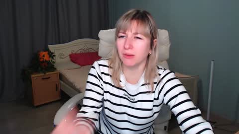 incredible_ariela online show from December 22, 11:50 am