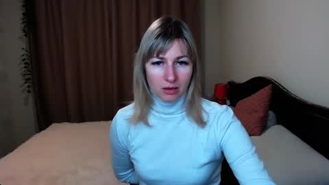 incredible_ariela online show from December 12, 10:15 am