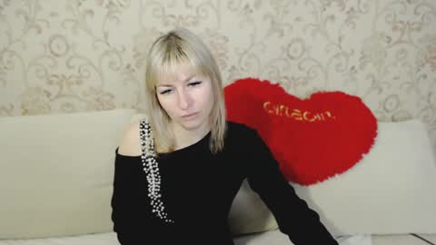 incredible_ariela online show from January 3, 10:03 am