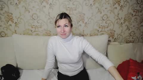 incredible_ariela online show from December 13, 11:09 am