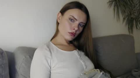 Sweet girl online show from December 2, 10:34 pm