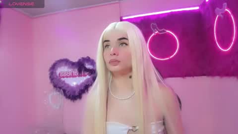 irina_lechera_ online show from November 29, 11:27 am