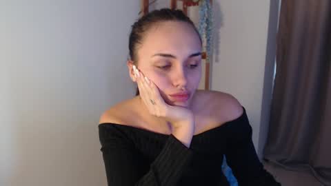 irinashayk18 online show from December 15, 7:34 am