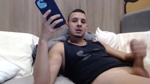 isaacgomez94 online show from January 2, 8:02 pm