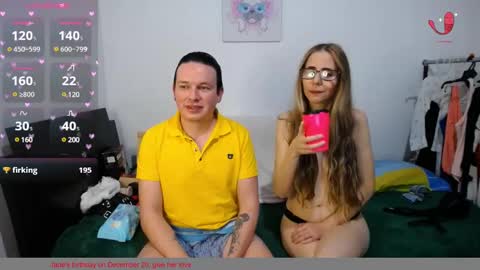 jade_and_jack online show from December 14, 5:22 am