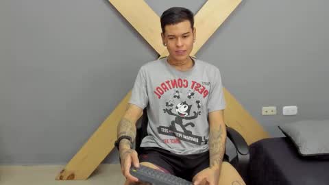 Jamesinked  online show from December 16, 2:44 pm