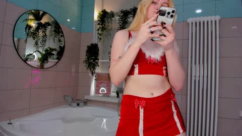 jasmin_frei online show from December 15, 3:50 pm