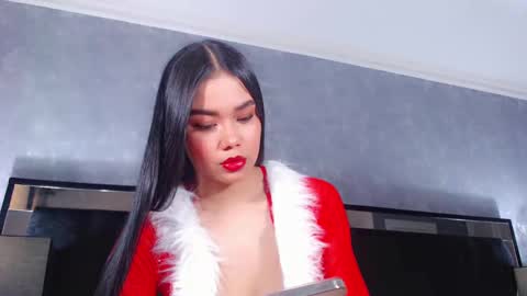 Jazmin online show from December 24, 9:15 pm