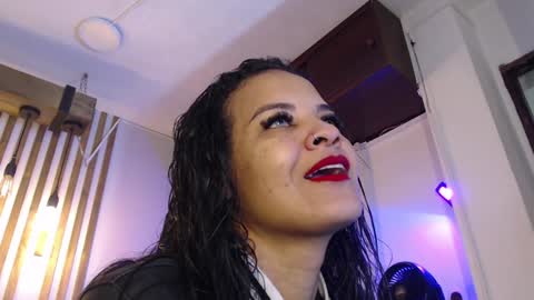 jazmin_gomezz online show from January 18, 10:02 am