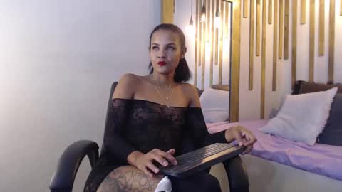 jazmin_gomezz online show from January 13, 11:05 am